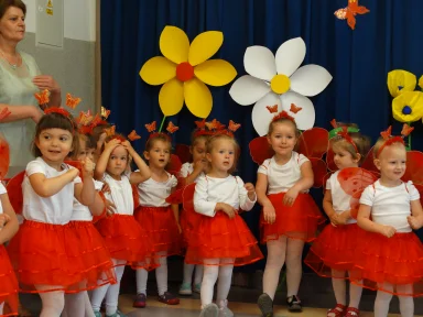 POŻEGNANIE DZIECI Z GRUPY III i II.. Zdjęcie nr 30
