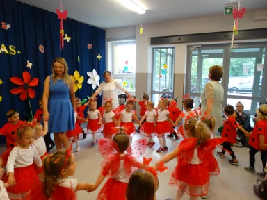 POŻEGNANIE DZIECI Z GRUPY III i II.. Zdjęcie nr 43