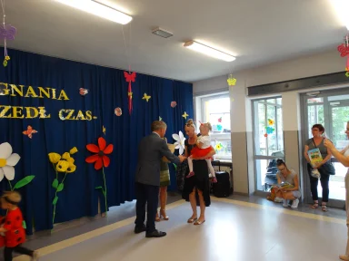 POŻEGNANIE DZIECI Z GRUPY III i II.. Zdjęcie nr 61
