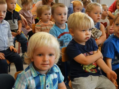 TEATRZYK "KRÓLOWA ŚNIEGU" W ŻŁOBKU. Zdjęcie nr 22