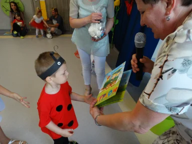 POŻEGNANIE DZIECI Z GRUPY III i II.. Zdjęcie nr 53