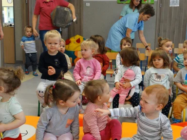 TEATRZYK "OPOWIEŚCI WIGILIJNE" W ŻŁOBKU.. Zdjęcie nr 11