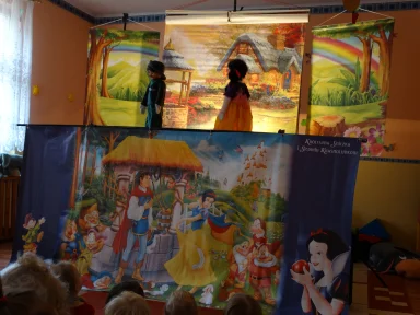 TEATRZYK "KRÓLEWNA ŚNIEŻKA" 2016 r.. Zdjęcie nr 6