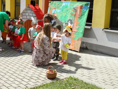POŻEGNANIE DZIECI Z GR. II i III (2022r.). Zdjęcie nr 21