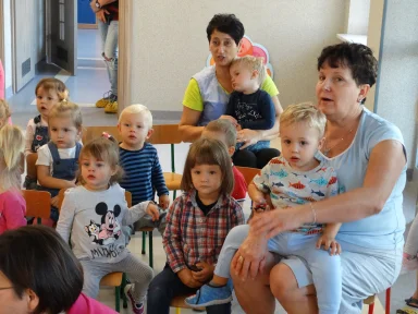 TEATRZYK "KRÓLOWA ŚNIEGU" W ŻŁOBKU. Zdjęcie nr 11