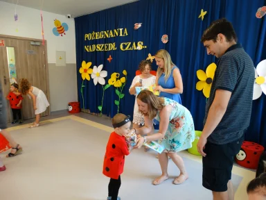 POŻEGNANIE DZIECI Z GRUPY III i II.. Zdjęcie nr 50