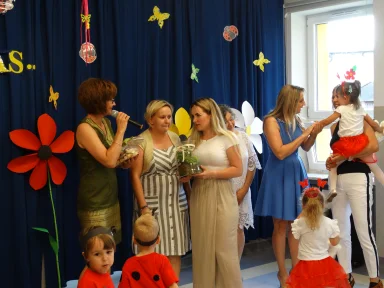 POŻEGNANIE DZIECI Z GRUPY III i II.. Zdjęcie nr 67