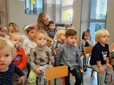 TEATRZYK "KRÓLEWNA ŚNIEŻKA". Zdjęcie nr 2