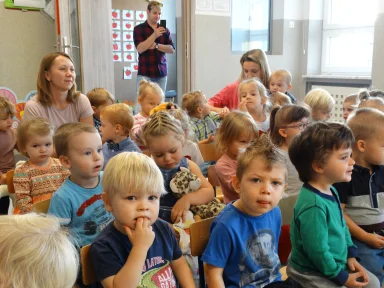 TEATRZYK "KRÓLOWA ŚNIEGU" W ŻŁOBKU. Zdjęcie nr 20