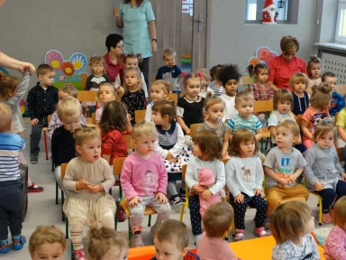 TEATRZYK "OPOWIEŚCI WIGILIJNE" W ŻŁOBKU.. Zdjęcie nr 13