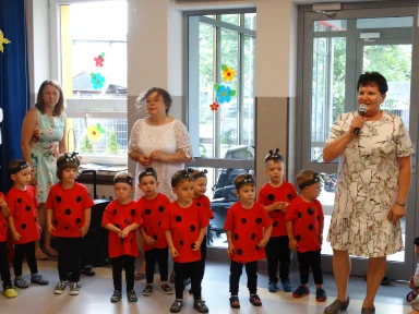 POŻEGNANIE DZIECI Z GRUPY III i II.. Zdjęcie nr 44