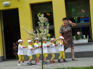 POŻEGNANIE DZIECI Z GR. II i III. Zdjęcie nr 1