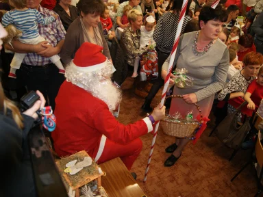 Spotkanie Wigilijno - Mikołajkowe 2013 r.. Zdjęcie nr 16