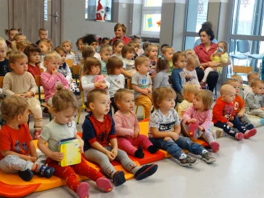 TEATRZYK "OPOWIEŚCI WIGILIJNE" W ŻŁOBKU.. Zdjęcie nr 18