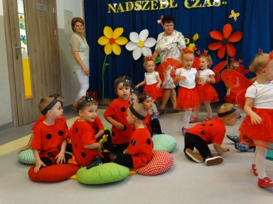 POŻEGNANIE DZIECI Z GRUPY III i II.. Zdjęcie nr 16